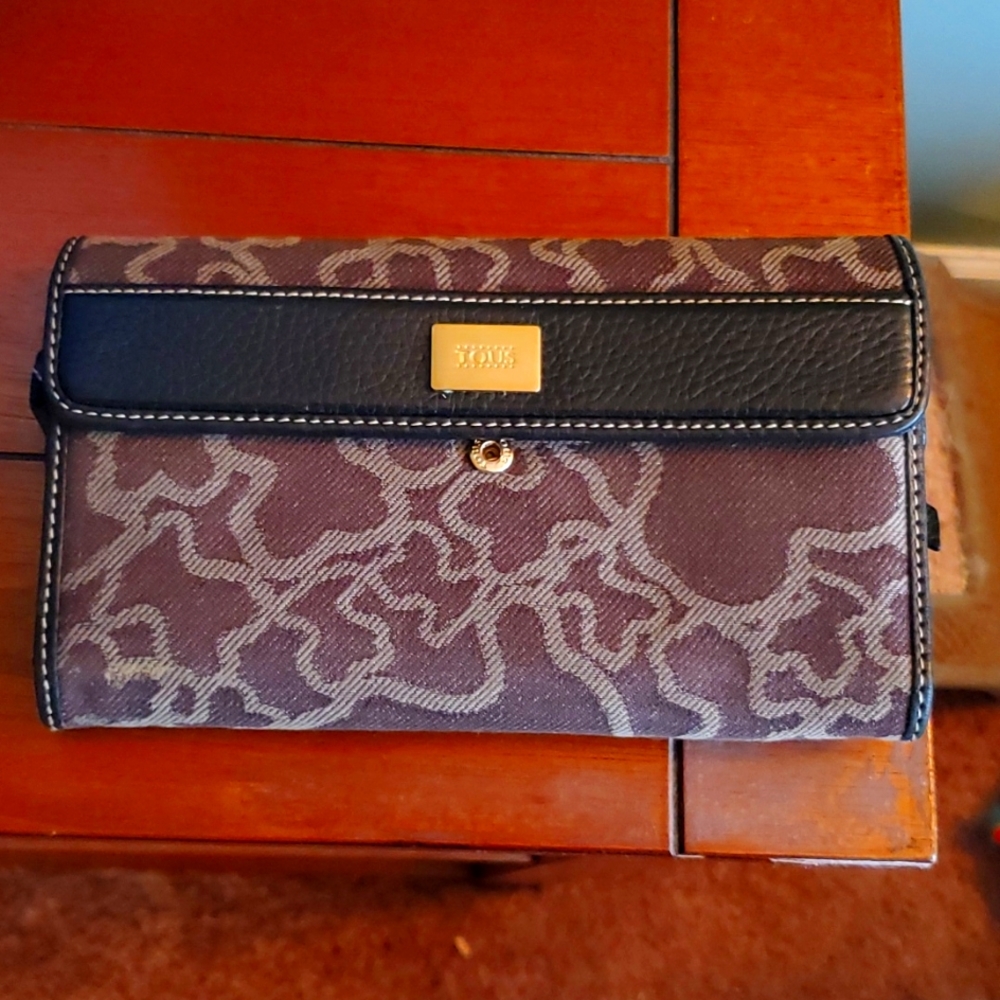Tous extra capacity wallet